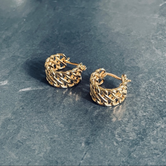18K GOLD PLATED | NEW Huggie Earrings - Picture 1 of 10